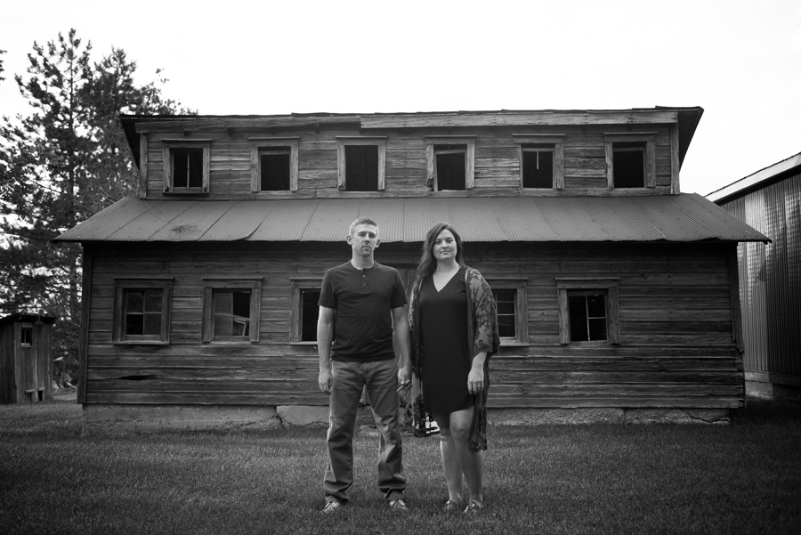 Old barn engagement photos